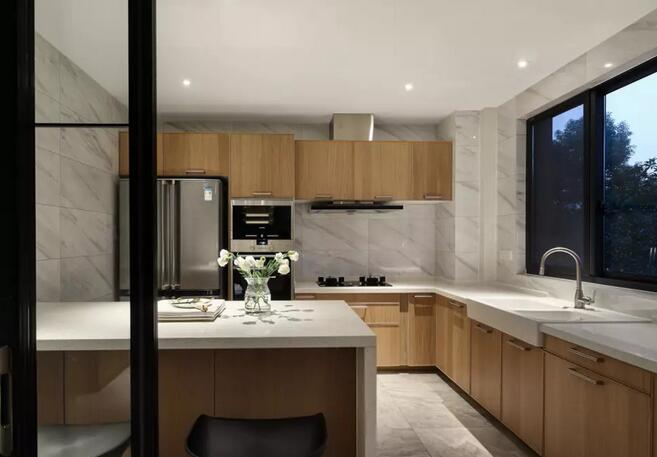 注意這四點(diǎn)，裝修出通透有序的廚房